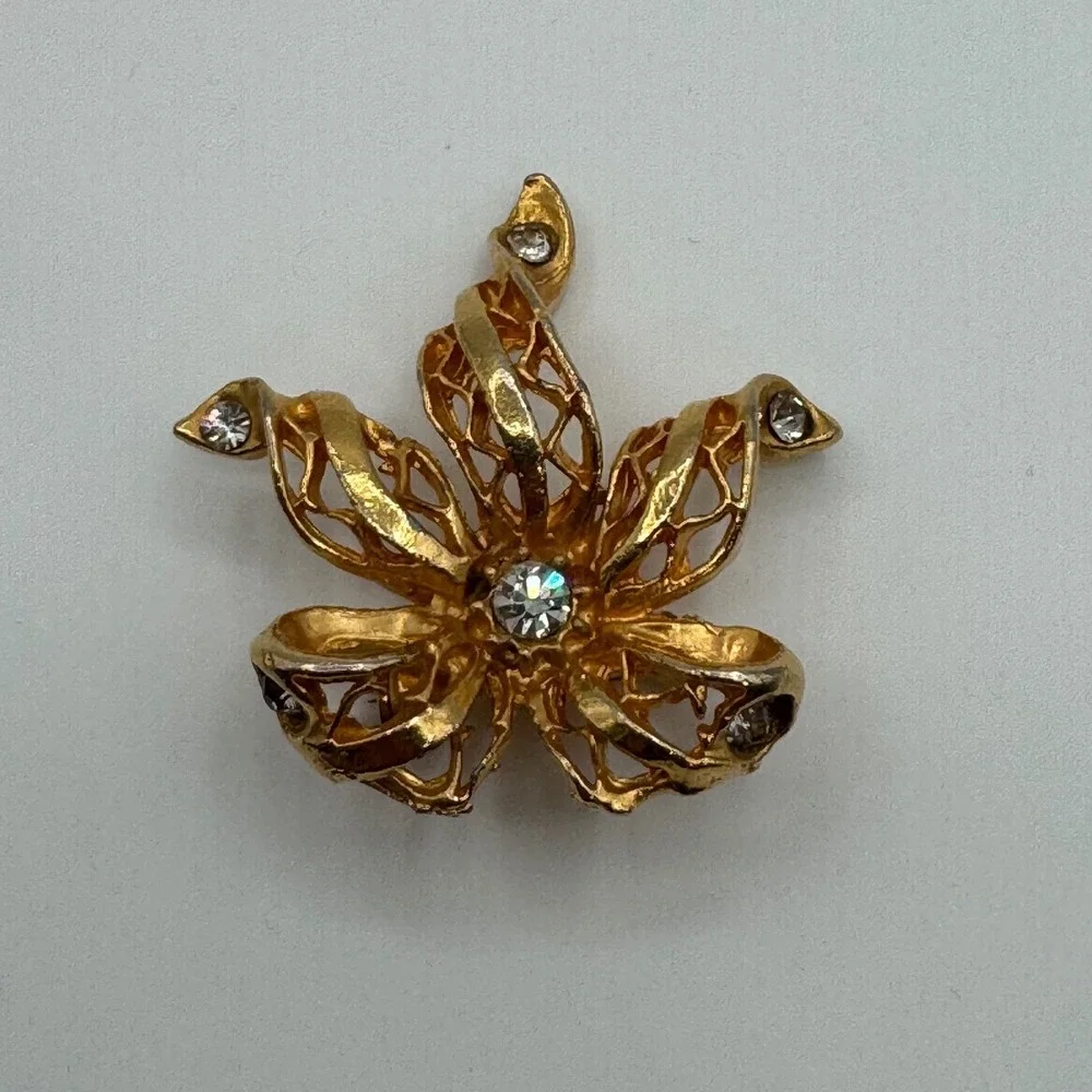 Vintage Gold Tone Openwork Flower Brooch Clear Rhinestone Floral Pin 1.75 Inch